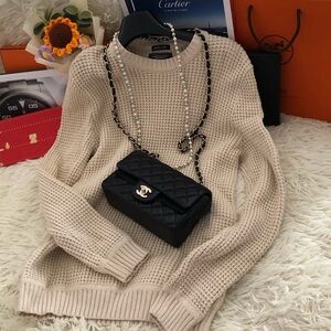 American Eagle Outfitters Men's Cream Crewneck Sweater (Free Mystery Clothes)